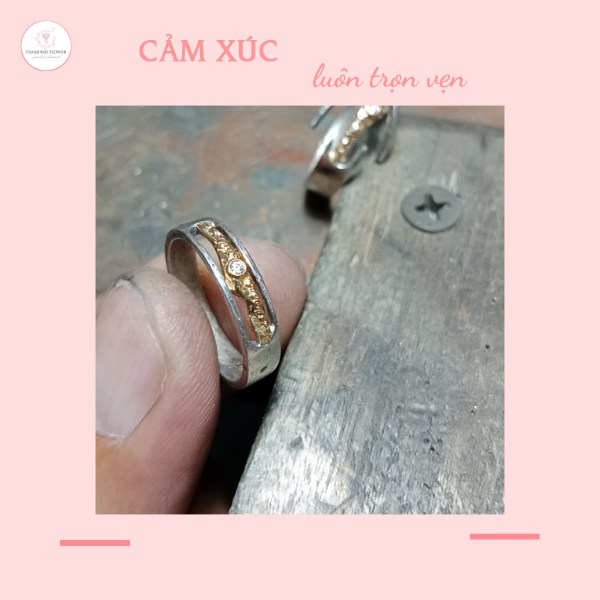 Đơn vị thiết kế và gia công nhẫn cặp đôi uy tín Diamond Flower