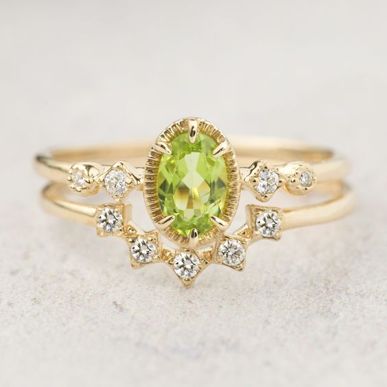 Nhẫn đính hôn đá quý bằng đá peridot