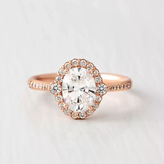 Xác định nhẫn đính hôn Moissanite